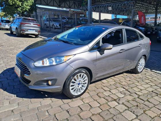 FORD FIESTA 1.6 TITANIUM HATCH 16V FLEX 4P POWERSHIFT FORD FIESTA 1.6 TITANIUM HATCH 16V FLEX 4P POWERSHIFT